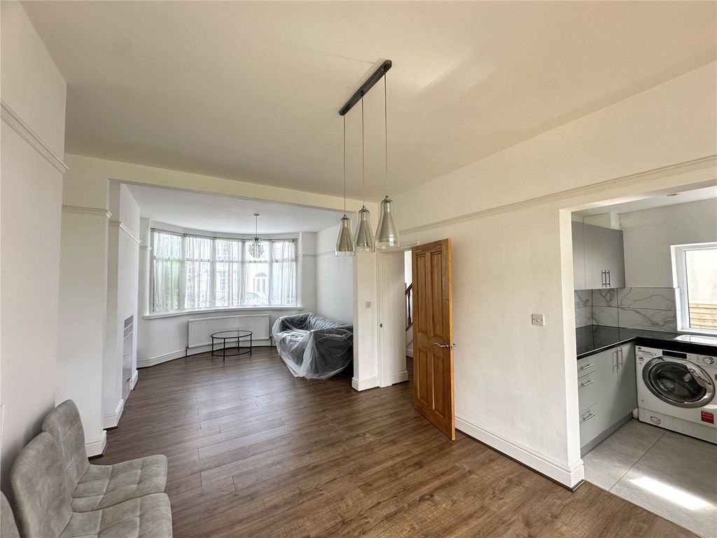 Property photo 3 of 19 Picture No. 54