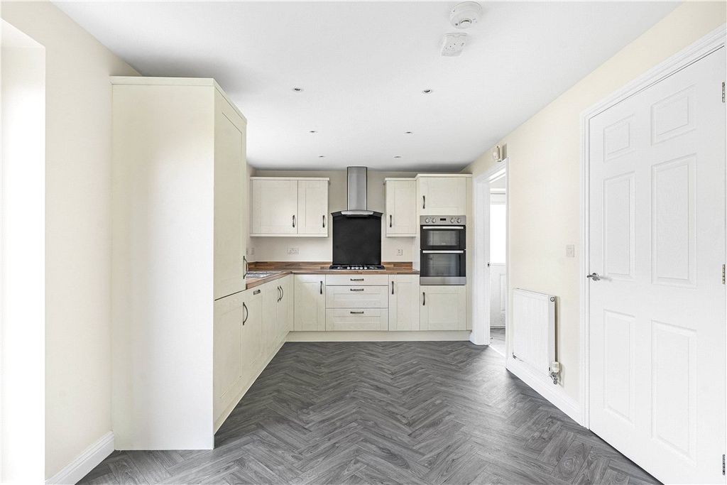 Property photo 2 of 13 Picture No. 02