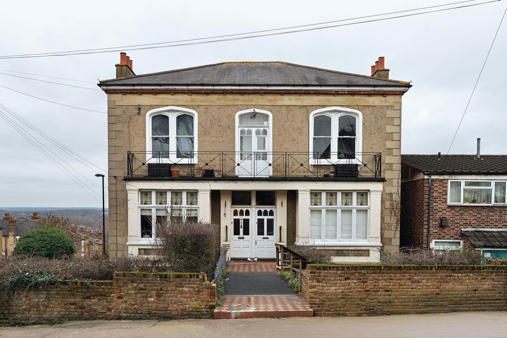 Property photo 2 of 19 A0Op600000DI0i1Mad_N48_Webres.Jpg