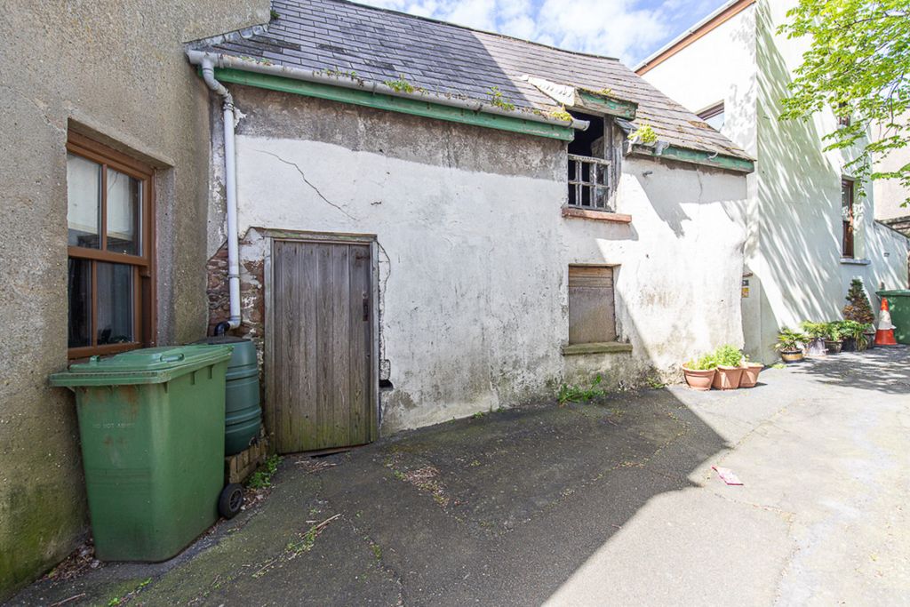 Property photo 3 of 38