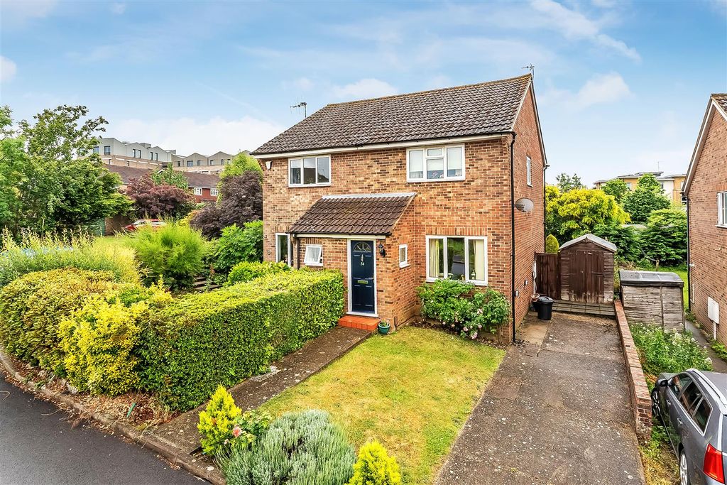 Property photo 1 of 10 54-Boleyn-Walk-18.Jpg