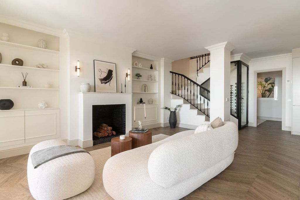 Property photo 3 of 41