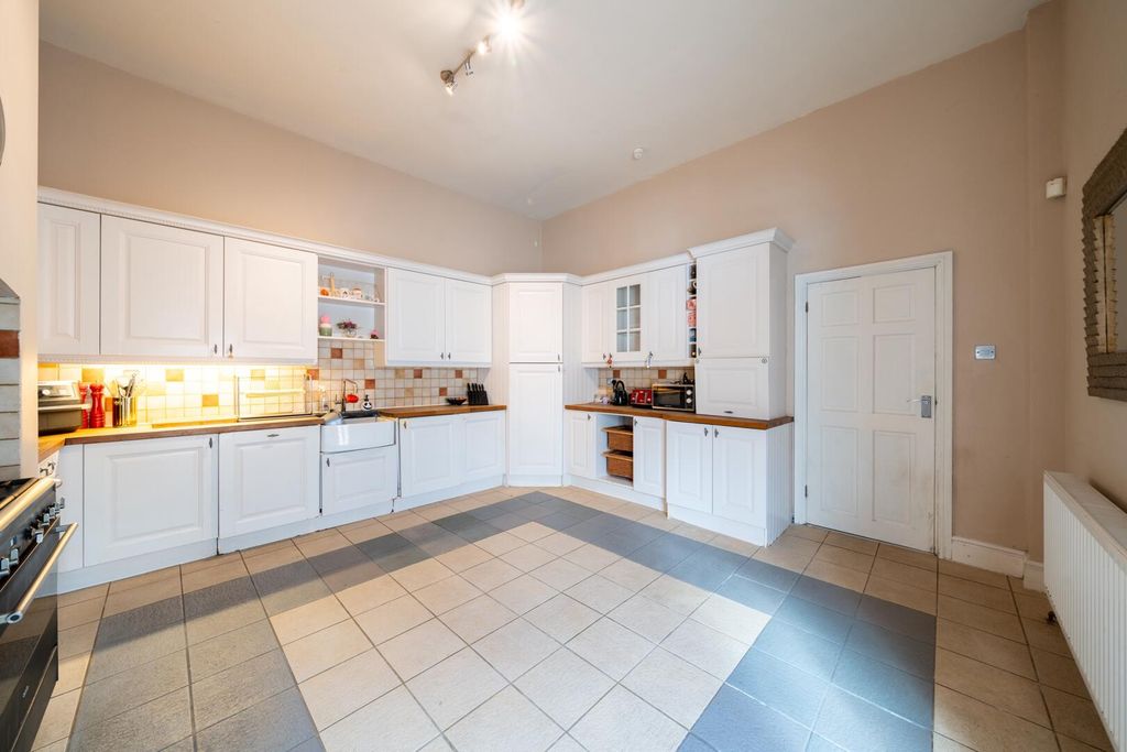 Additional image 7 of 3 bed flat for saleLenton Avenue, The Park NG7