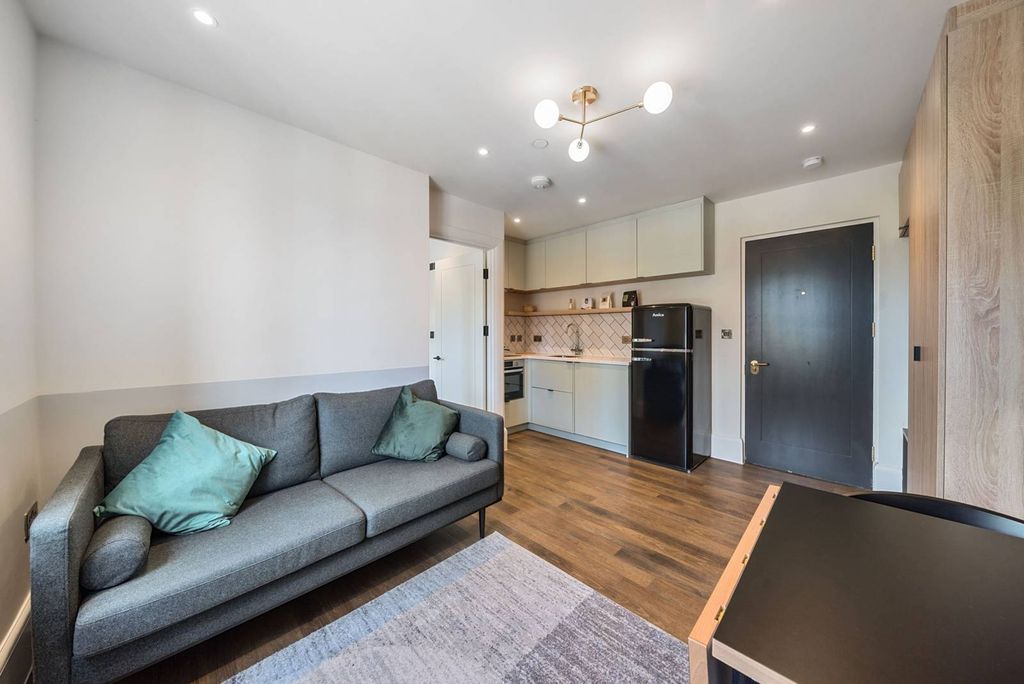 Property photo 2 of 13