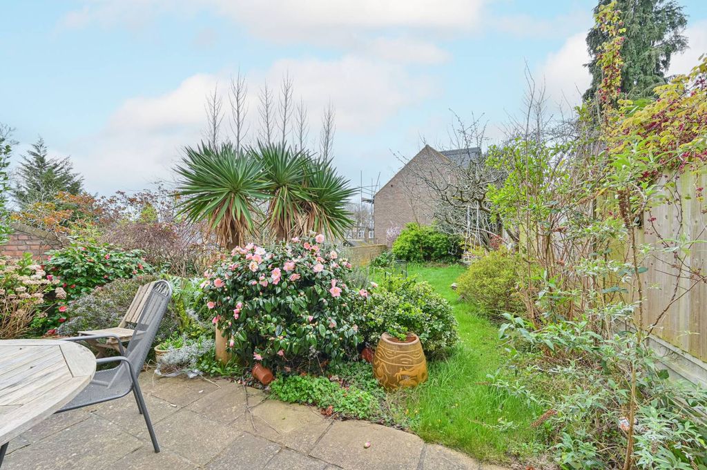 Property photo 3 of 25