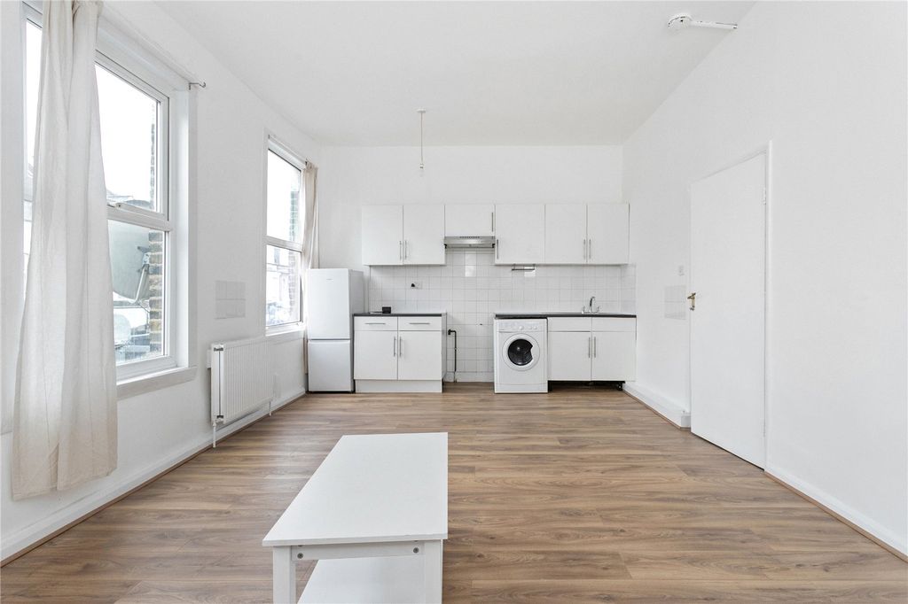 Property photo 3 of 12 Picture No. 06