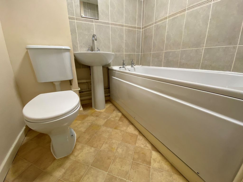 Property photo 3 of 4