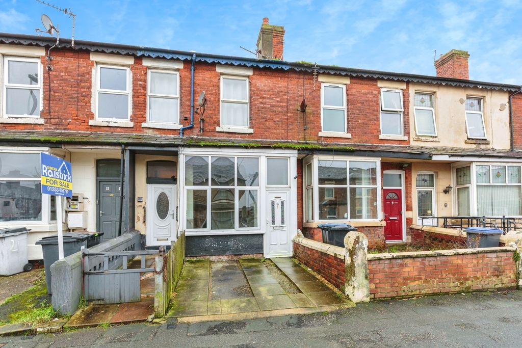 Property photo 2 of 15