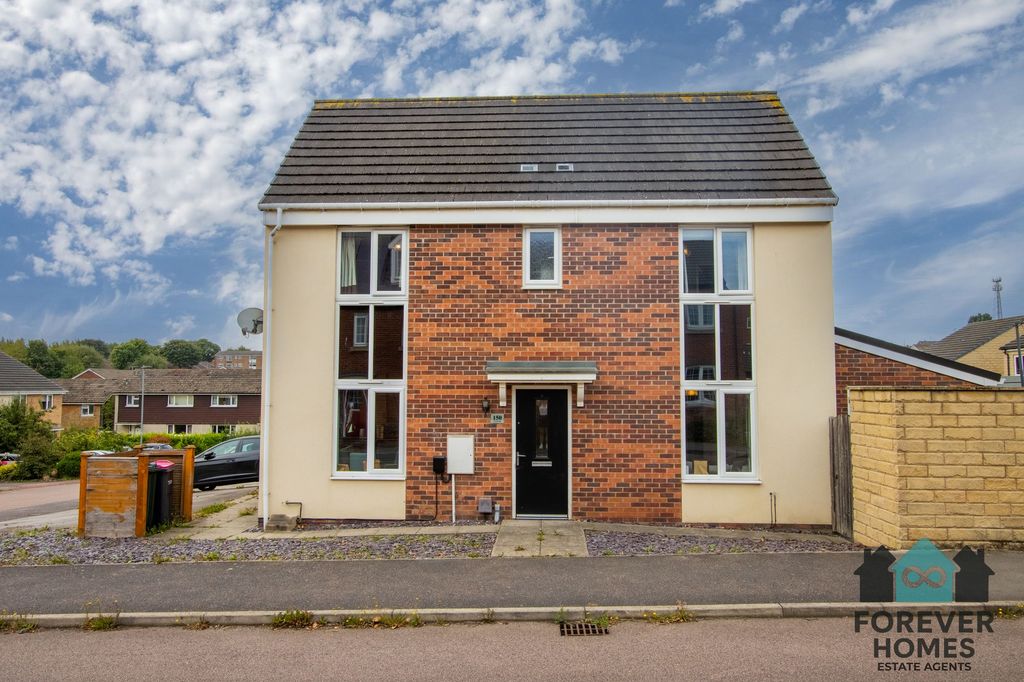 Property photo 1 of 32