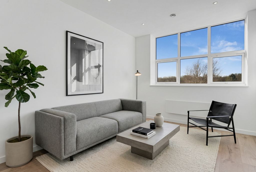 Property photo 3 of 8