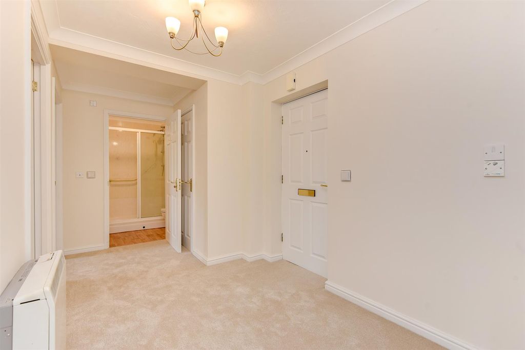 Property photo 3 of 26 37Jubilee-3.Jpg