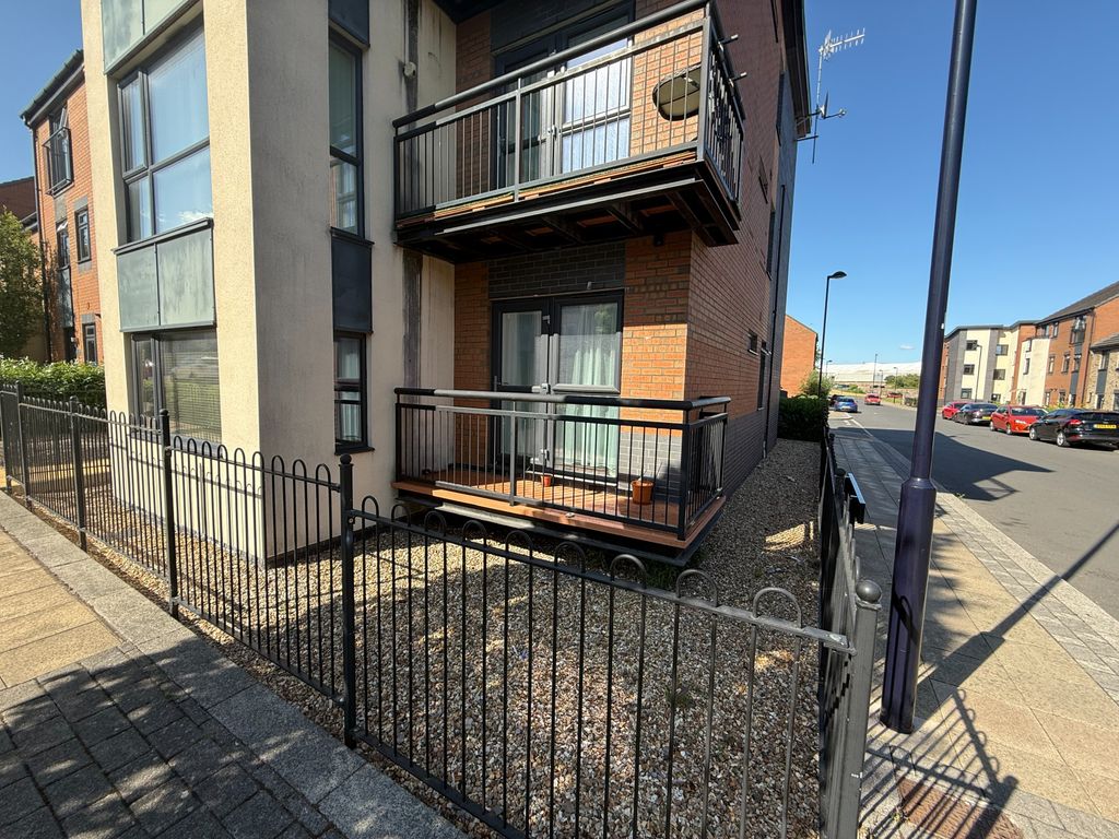 Property photo 2 of 12