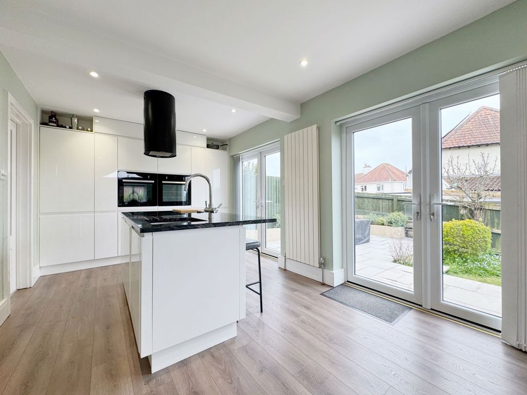 Property photo 3 of 25