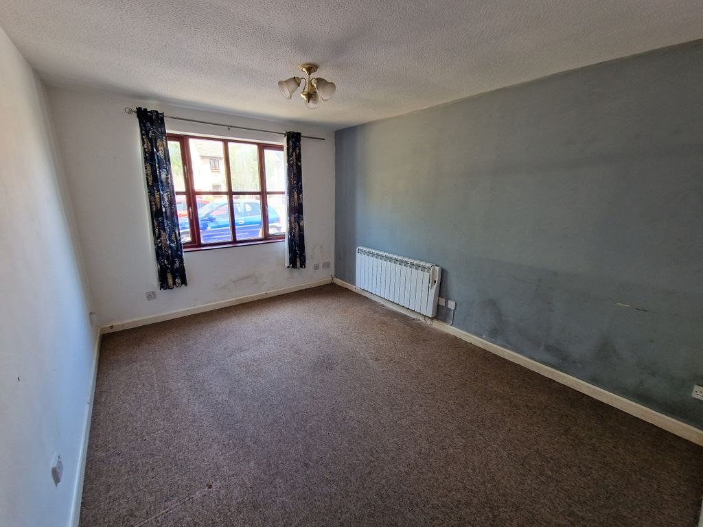 Property photo 2 of 10 Sitting Room