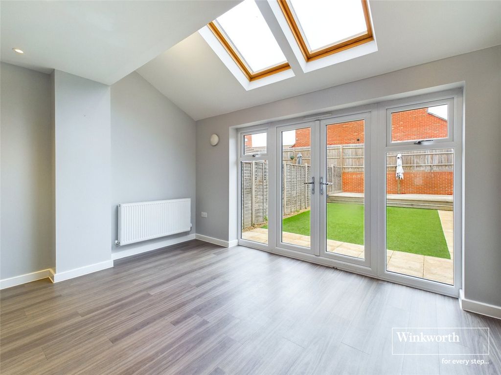 Property photo 3 of 15 Picture No. 26