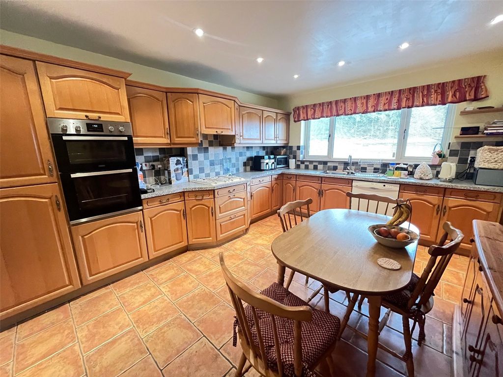 Property photo 3 of 38 Picture No. 36