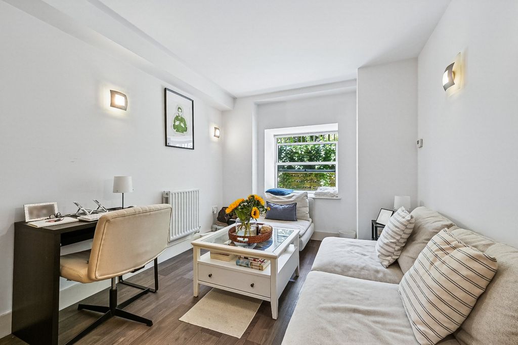 Property photo 1 of 8 Picture No. 06