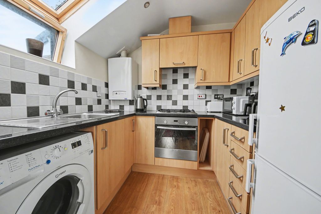 Property photo 3 of 8