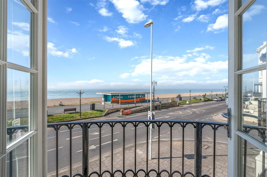 Property photo 2 of 15 Picture No. 24