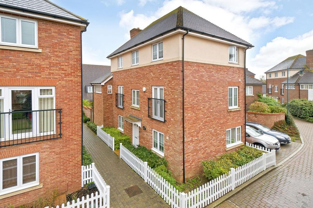 Property photo 1 of 14 Richmond Avenue 1.Jpg
