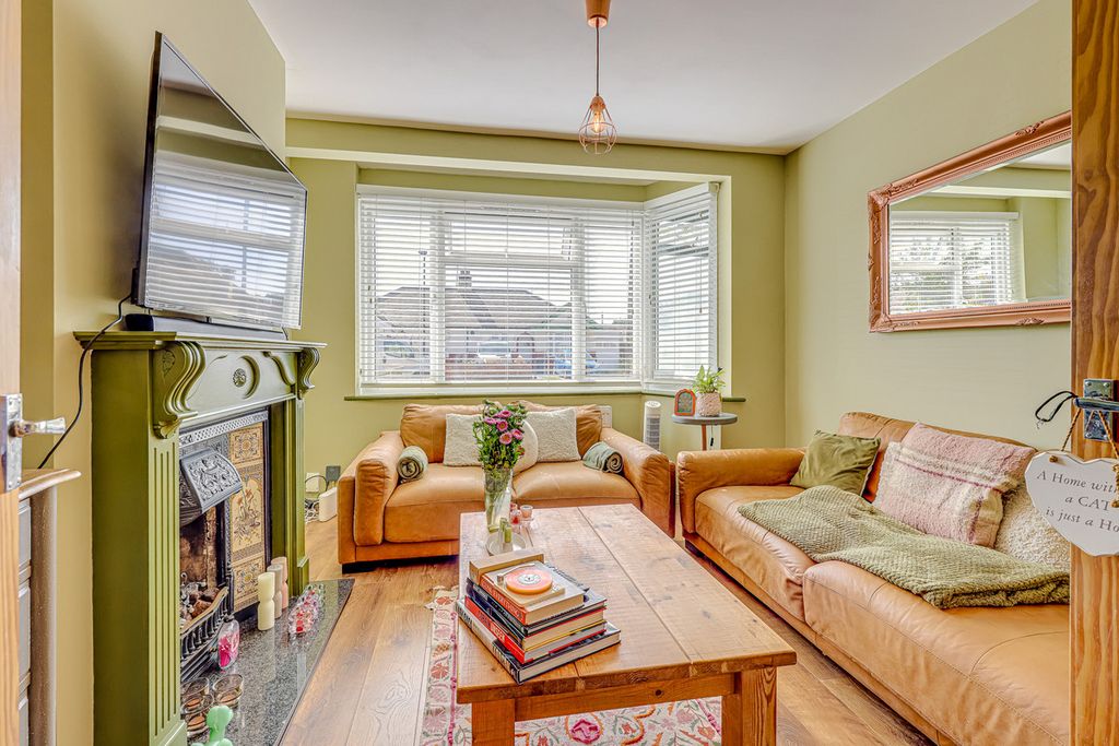Property photo 2 of 35