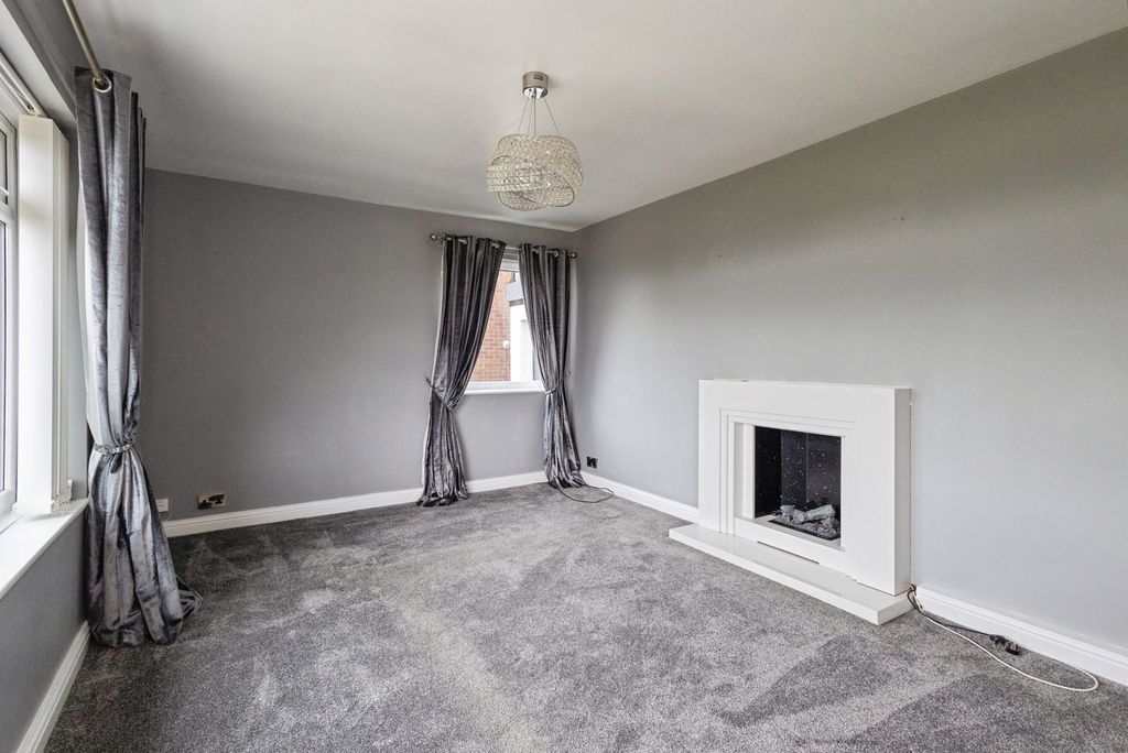 Property photo 3 of 31 Pbox-Img.Jpg