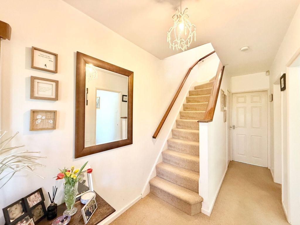 Property photo 2 of 25