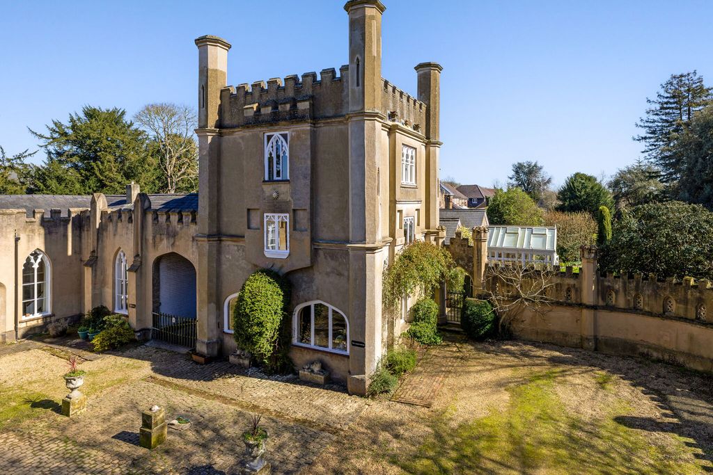 Property photo 1 of 20 Front Exterior