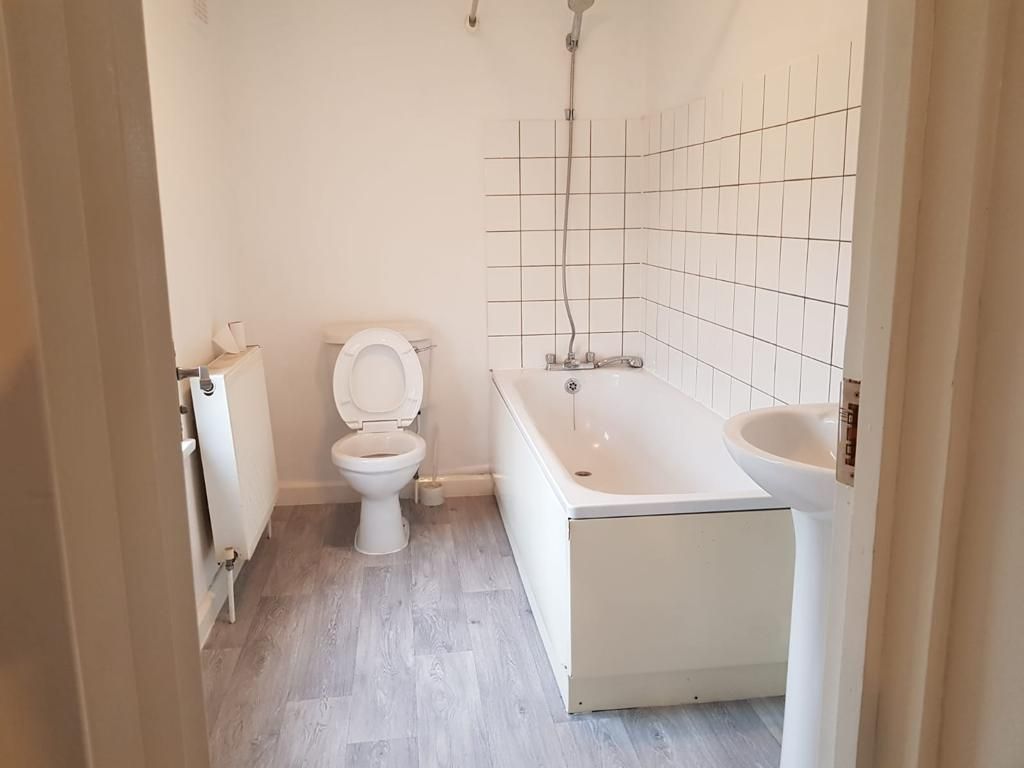 Property photo 2 of 4 Bathroom 