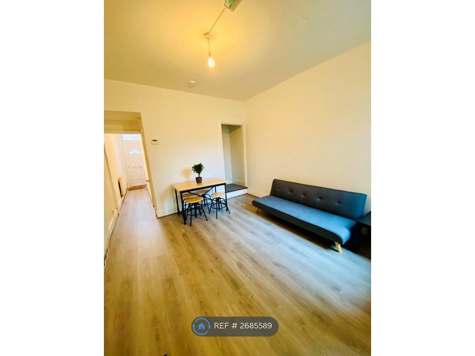 Property photo 2 of 32 Living Room