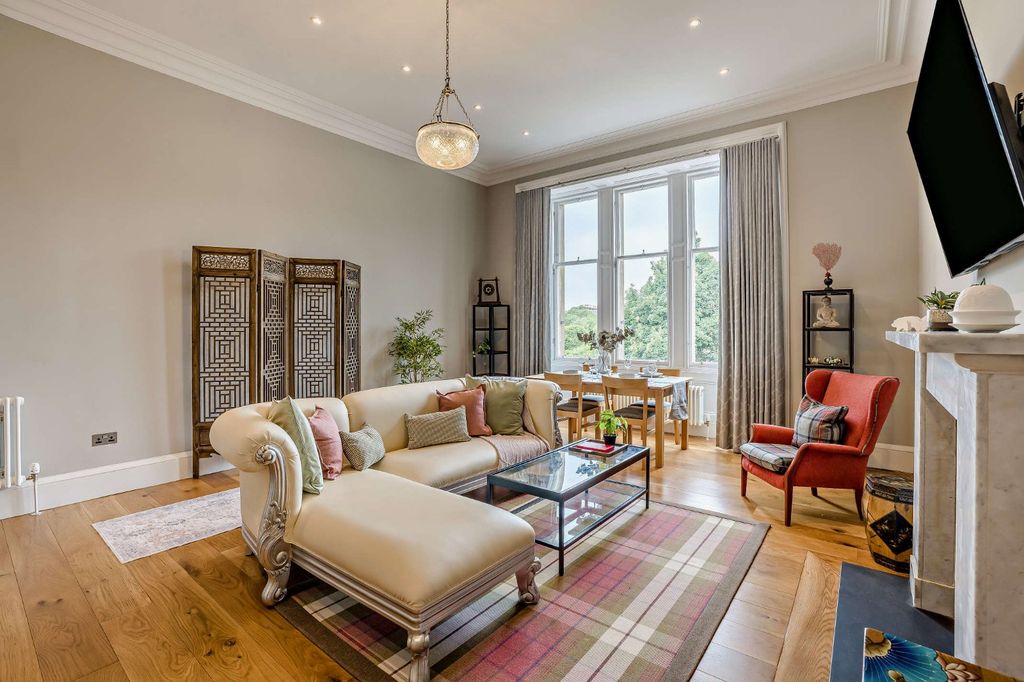 Property photo 1 of 21 Bright & Airy