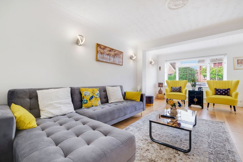 Property photo 2 of 64