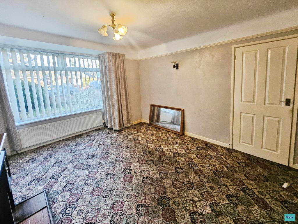 Property photo 2 of 24 Lounge