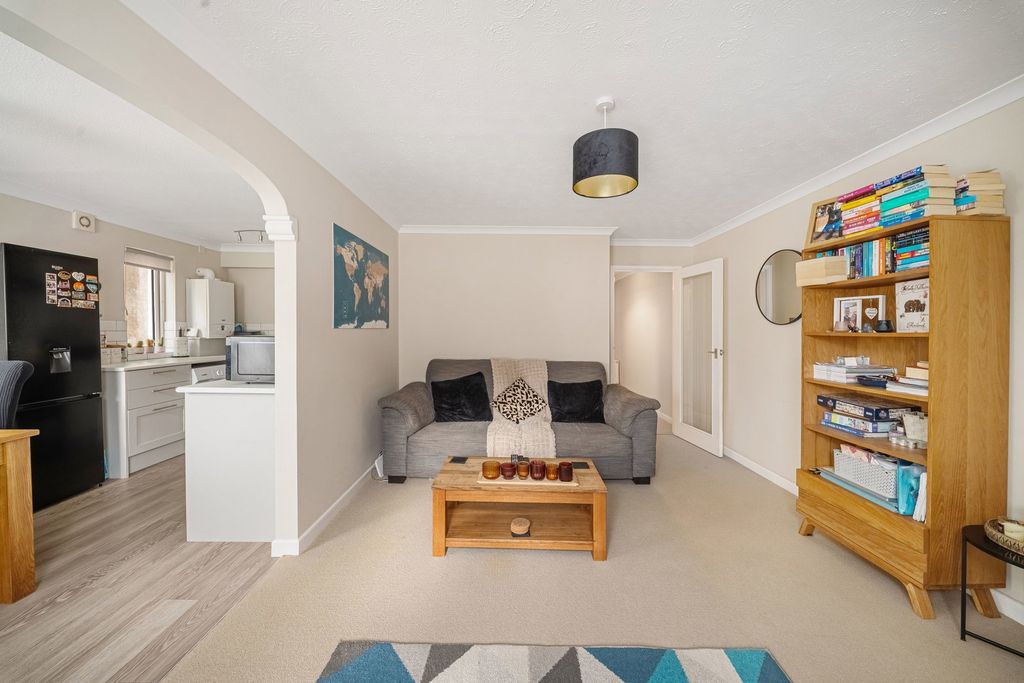 Property photo 2 of 11