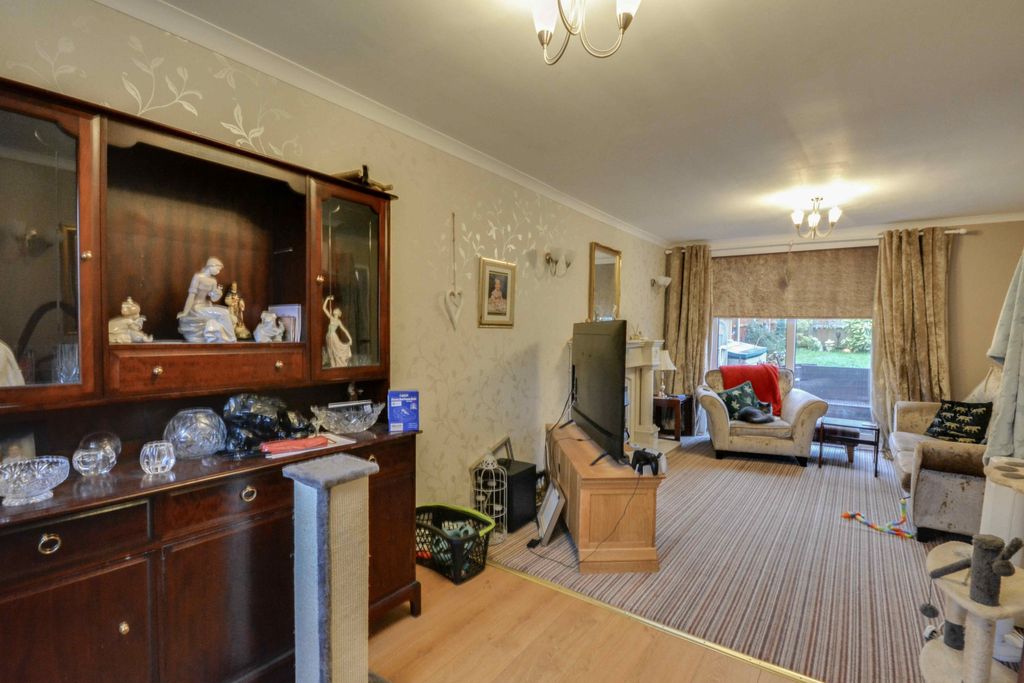 Property photo 3 of 20