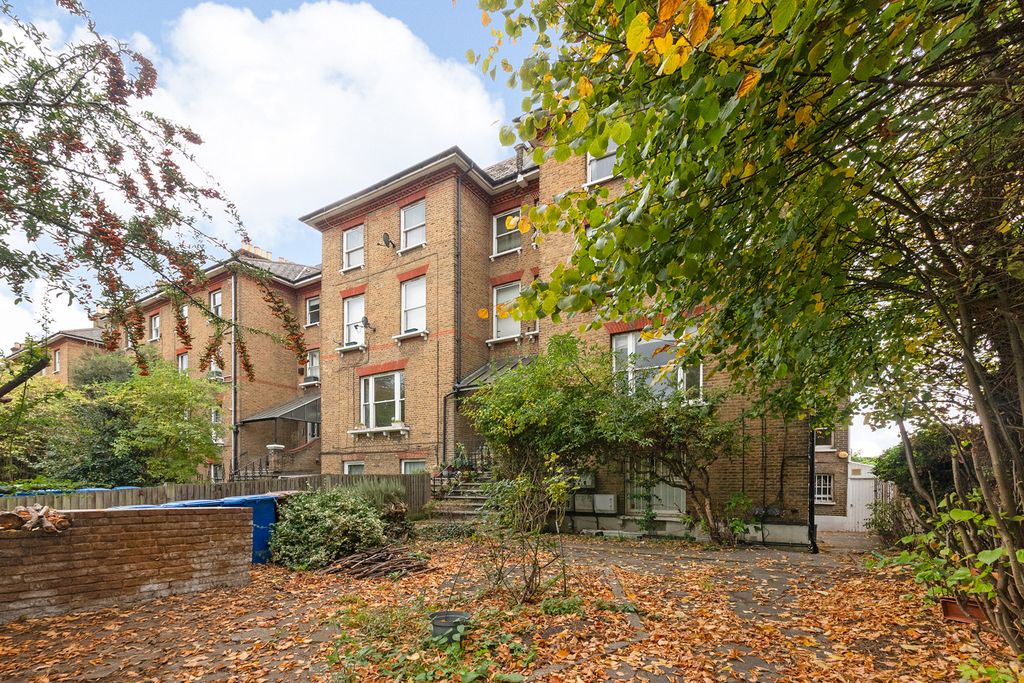 Property photo 1 of 12 External