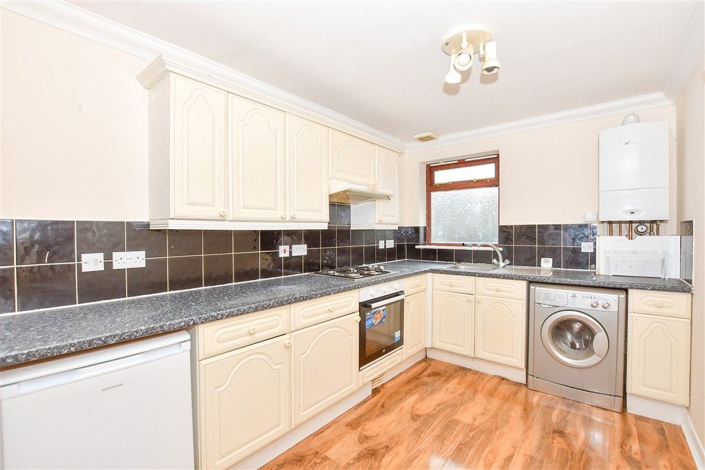 Property photo 3 of 8 Kitchen