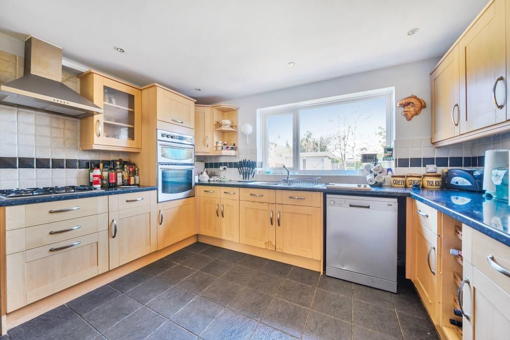 Property photo 3 of 14 Kitchen