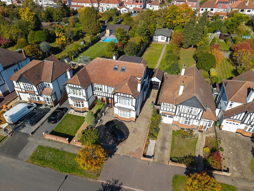 Property photo 1 of 30