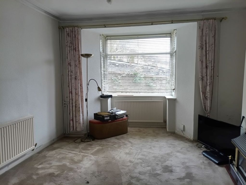 Property photo 3 of 27