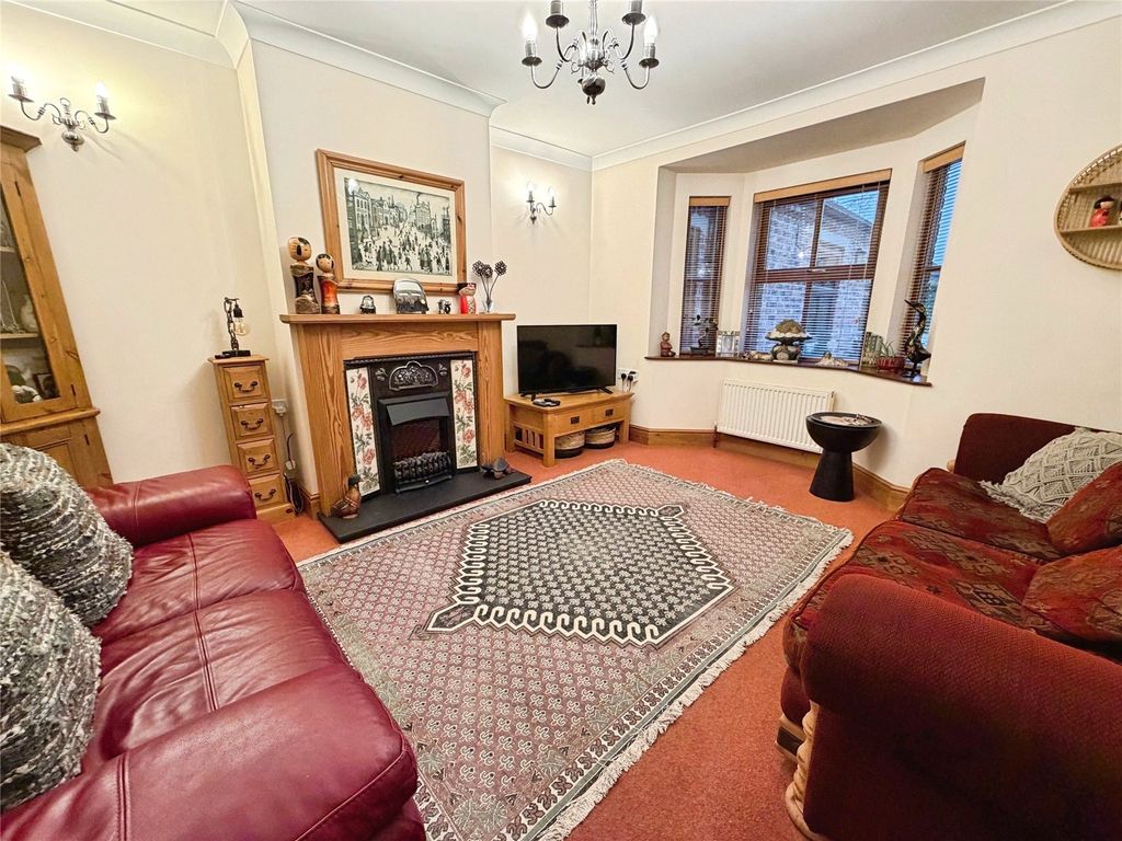 Property photo 2 of 26 Lounge