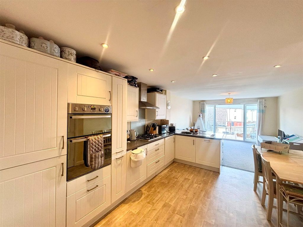 Property photo 2 of 23 Picture No. 22