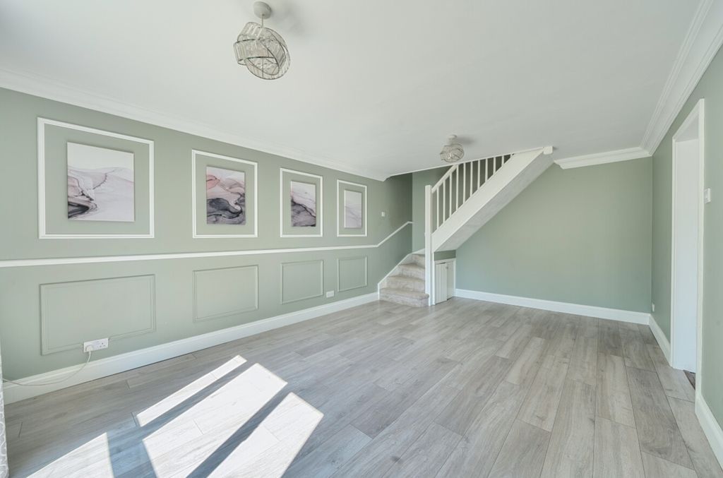 Property photo 3 of 11 1450229-9-69Ef495A98Bd0