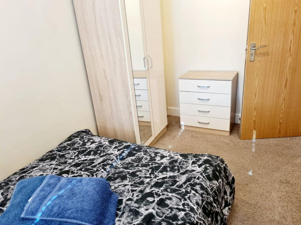 Property photo 3 of 13 Bedroom