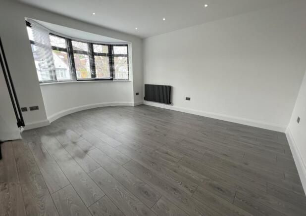 Property photo 3 of 7 Reception