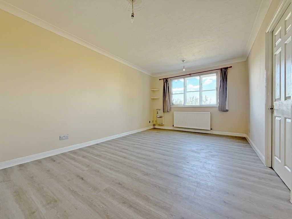 Property photo 2 of 9 Lounge