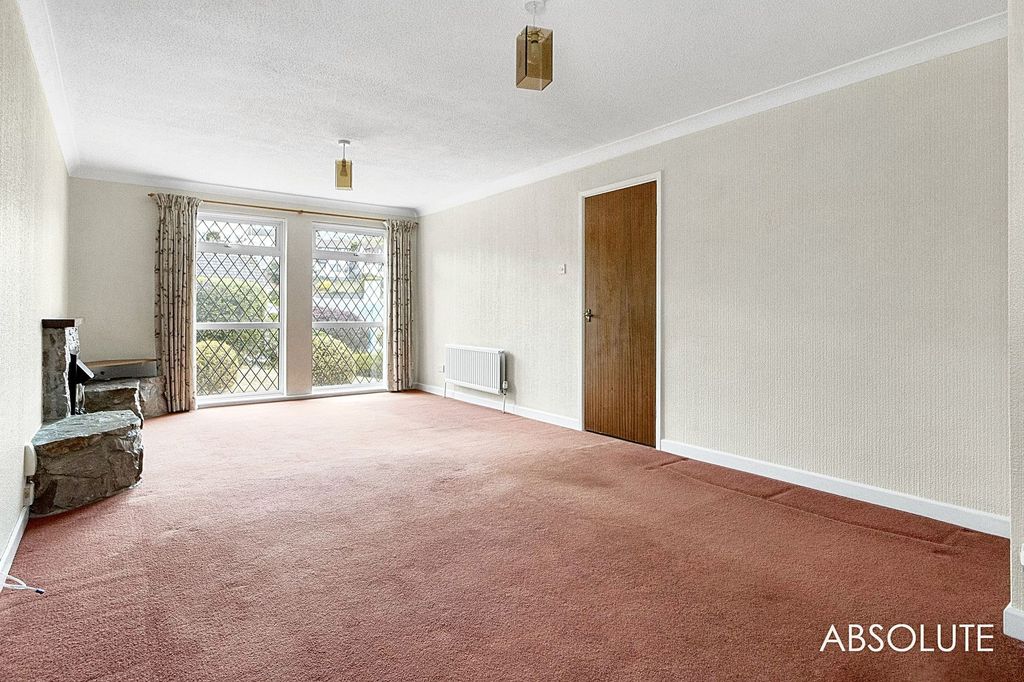 Property photo 2 of 18