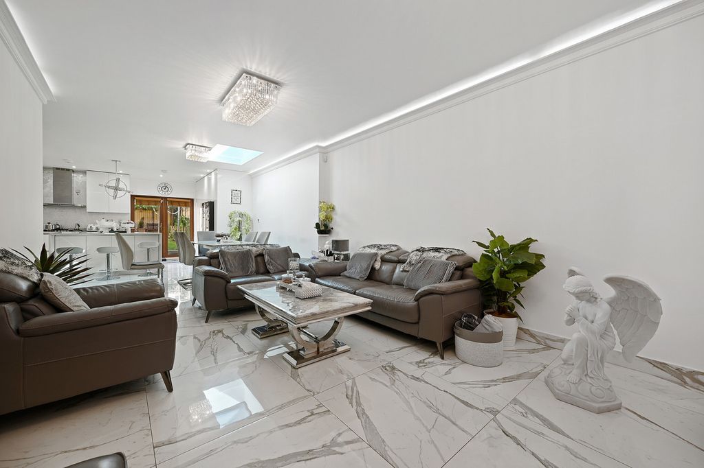 Additional image 7 of 5 bed semi-detached house for saleCostons Avenue, Greenford UB6