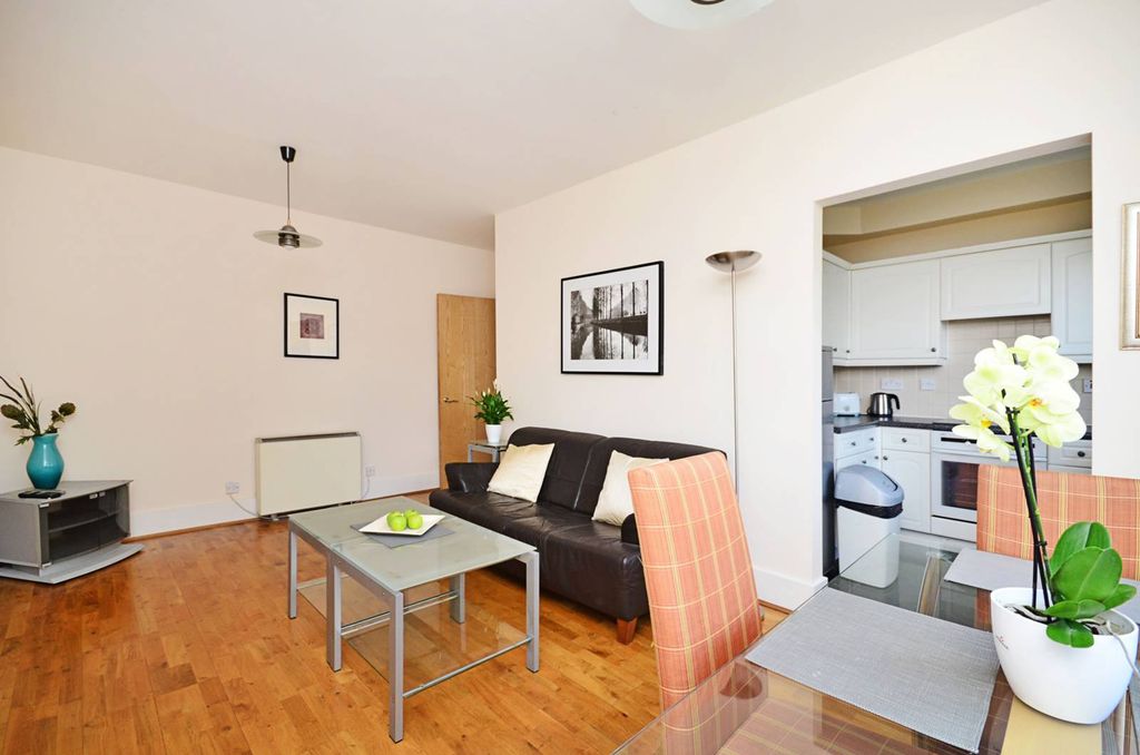 Property photo 2 of 8