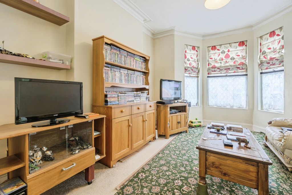 Property photo 2 of 18 Pbox-Img.Jpg